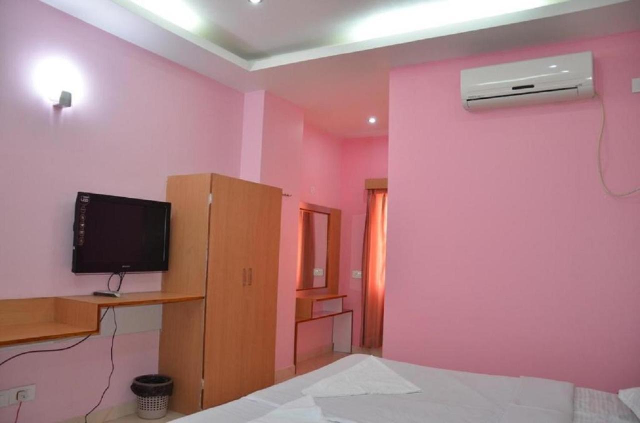 Hotel Barbareek Shillong Buitenkant foto
