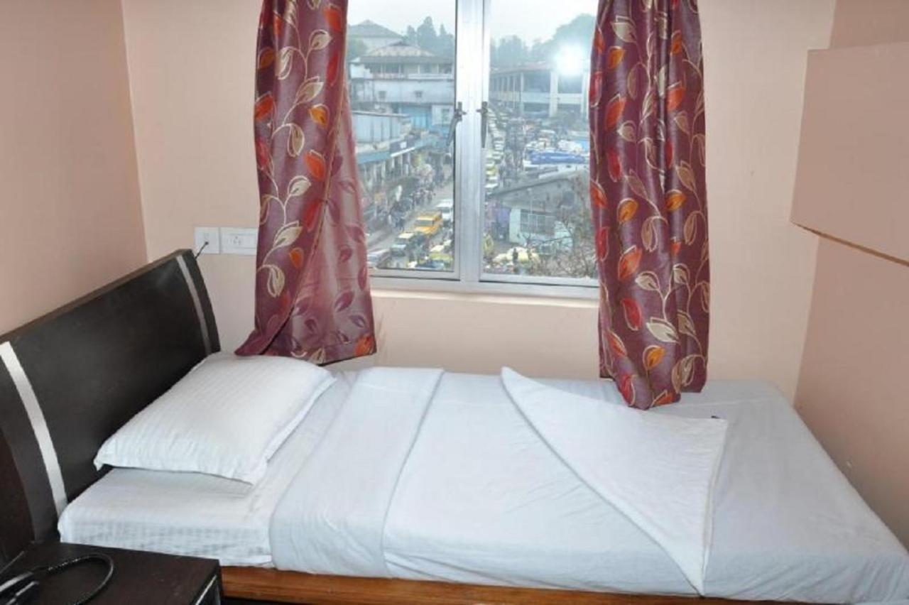 Hotel Barbareek Shillong Buitenkant foto